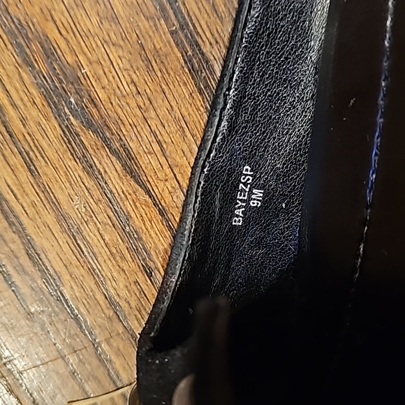 Donald Pliner Shoes - Picture 7 of 8